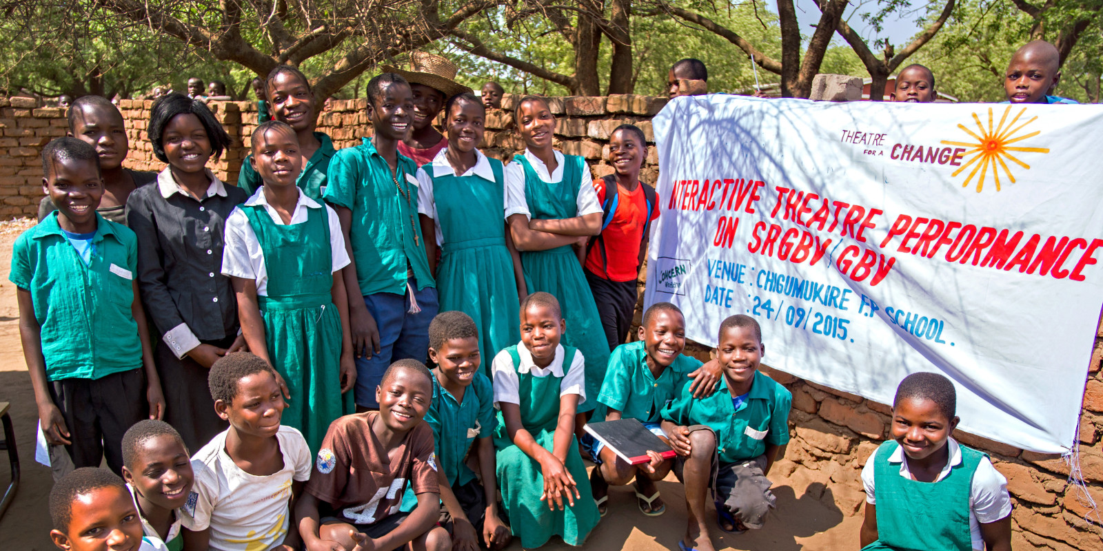 Concern and Theatre For Change working with students of Chigumukire Primary School and their parents to help highlight the dangers and challenges of school-related gender-based violence as part of Right to Learn