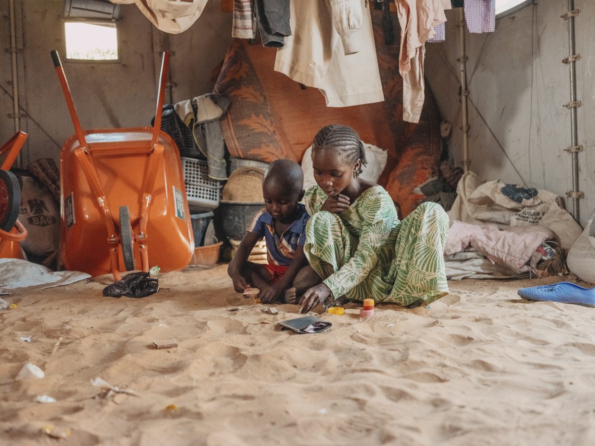 Zarah and Abdoul's mother, Mama Saodeko Moussa Zouéra, returned to Diffa with her 5 children and reunited with her extended family. They live on the site that belongs to her father. Zarah and Abdoul attend school — their siblings are still too young.