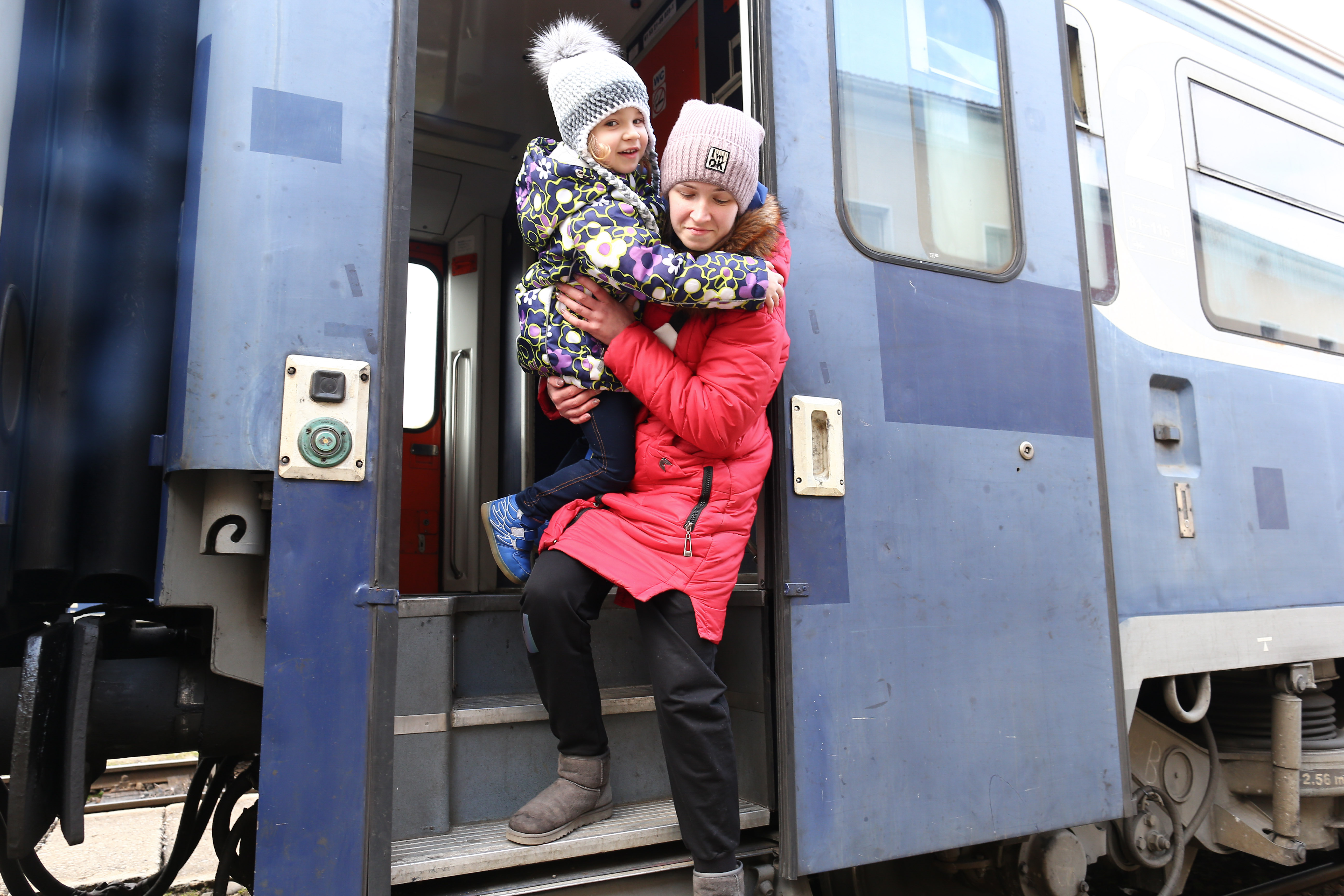 Ukrainian refugees arrive in Romania, March 2022. 