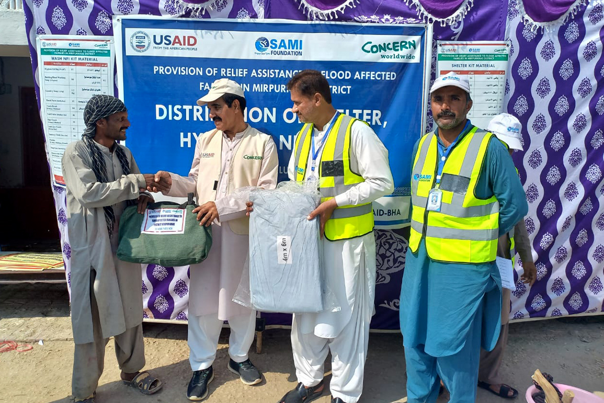 In response to catastrophic flooding in Pakistan in 2022, Concern Worldwide (with the support of USAID) distributed cash, emergency shelters, bedding kits, winterization kits, and hygiene kits to 500,000 people across Sindh and Balochistan. (Photo: Concern Worldwide)