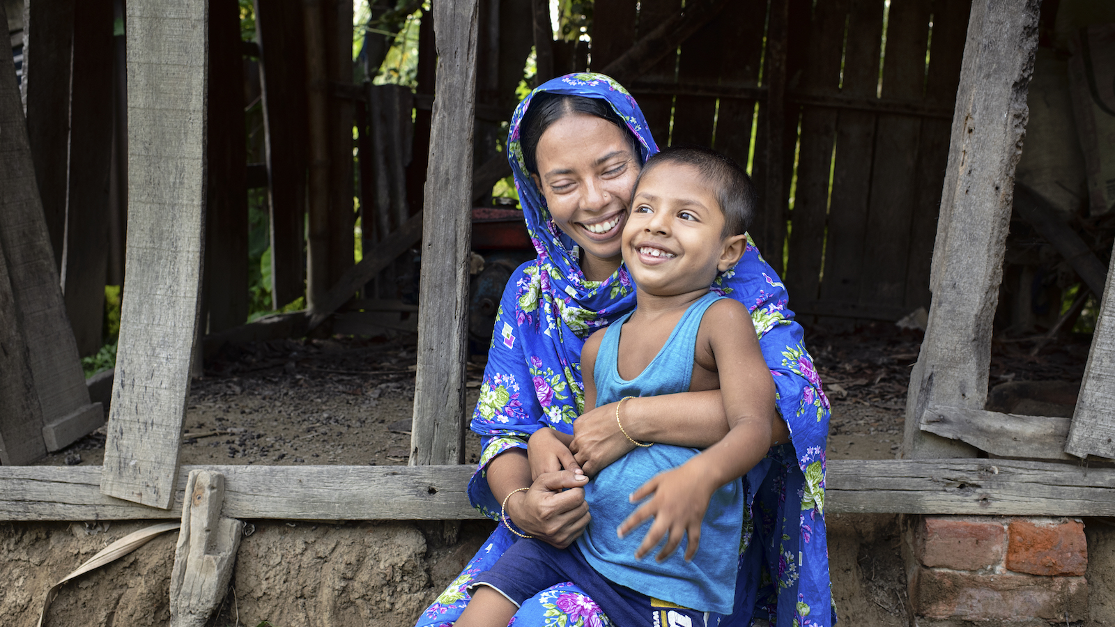 Halima Begum knows how to cook nutritious food for her three-year-old son Rahmat Ullah. She received seeds and training in nutritional food processing. She received training on producing vermicompost fertilizer and gardening from Concern Worldwide and its partner organizations. Halima uses vermicompost for her gardens and also sells fertilizers to the communities.