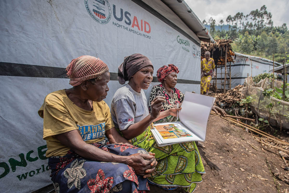 Concern CEO David Regan and the Concern team met the community of the Kisoko camp, Massisi. The meeting encouraged people to speak out, express their needs and describe their daily lives. (Photo: Gabriel Nuru/Concern Worldwide)